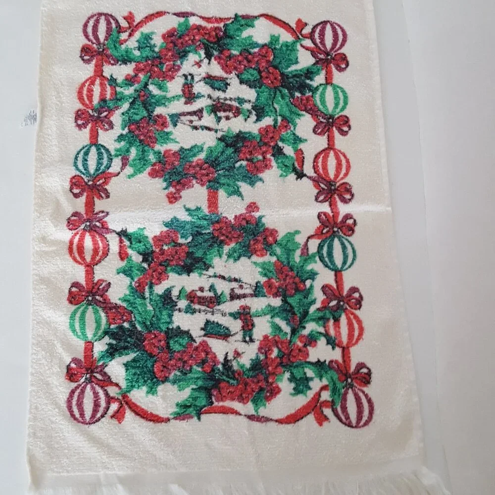 Vintage Christmas Kitchen Towels *AS IS* Please Read